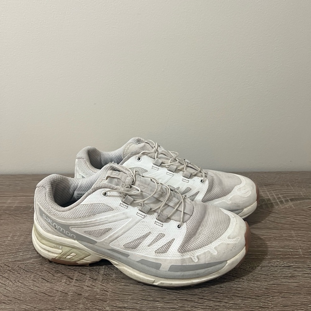 Salomon XT WINGS 2 Light Gray and White Trail Sneakers